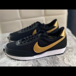 Nike Women’s Daybreak